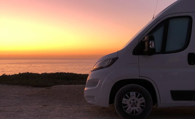 Vrijheid op wielen – Camping-car tout équipé avec panneau solaire