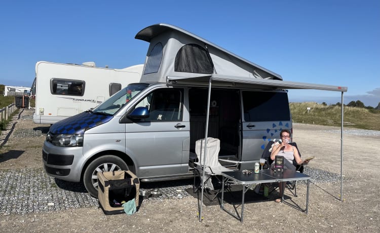 Lady Luna – VW Campervan - 4 couchages avec auvent.