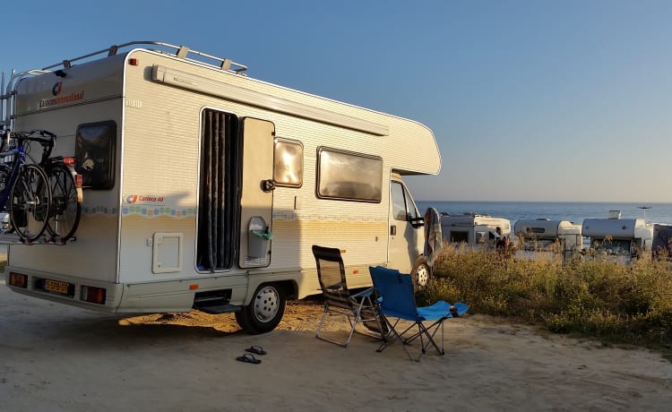 Camping-car familial spacieux et confortable pour 6 personnes 2.8TDI