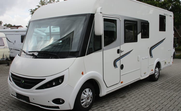 Ruime 4 persoons familiecamper Fiat Chausson