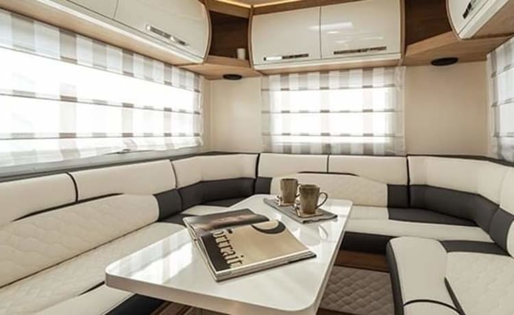 Roller Team  – Luxury Family Motorhome 👪 