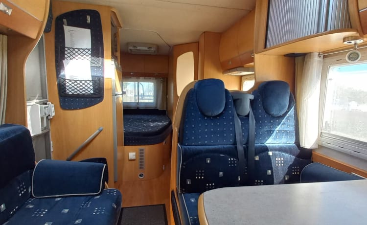 Camping-car challenger eden 602 spacieux super confortable