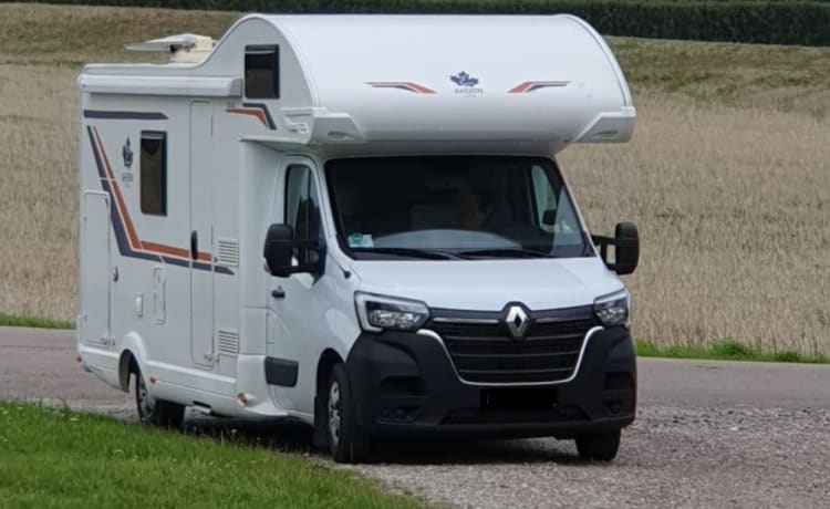 Familiecamper – Alcôve Renault neuve pour 4 à 6 personnes