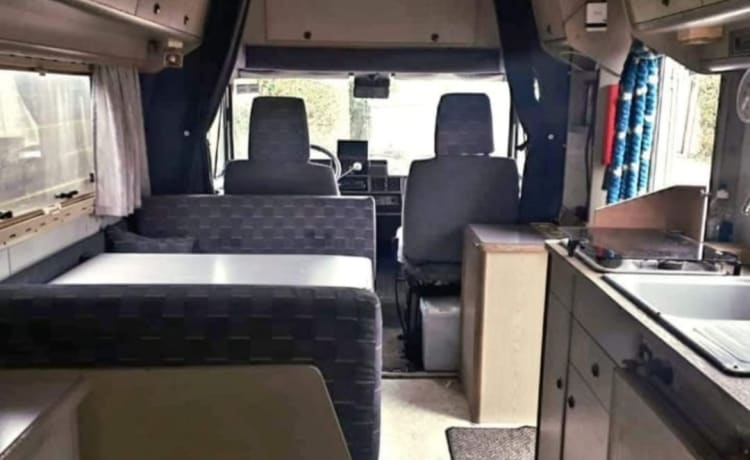 Ruime hippe retro 4p Fiat Ducato 280 camper uit 1990