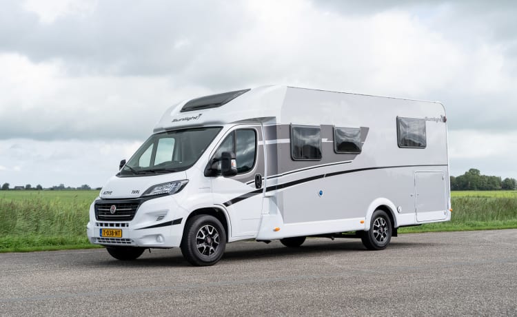 half integraal camper – Luxe Sunlight automaat - Royaal uitgevoerd 2018