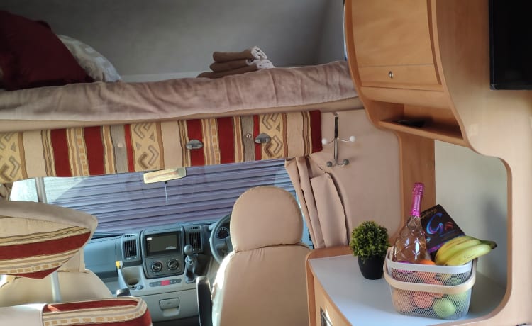 Zaneta – Noleggio camper famiglia Fiat New Life 6 cuccette/6 cinture