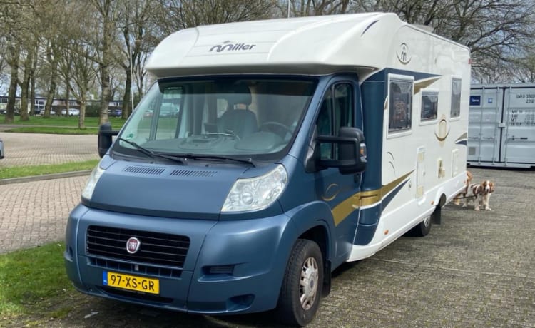 Comfortabele, ruime, luxe 2 persoons camper met veel opties