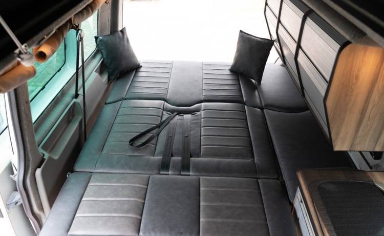 Gezellige 4p Volkswagen camper met nieuw interieur 