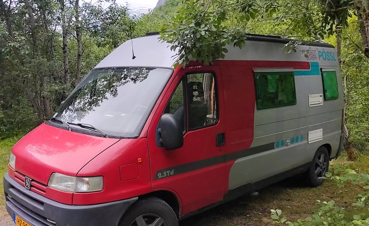 2p Peugeot campervan uit 1998