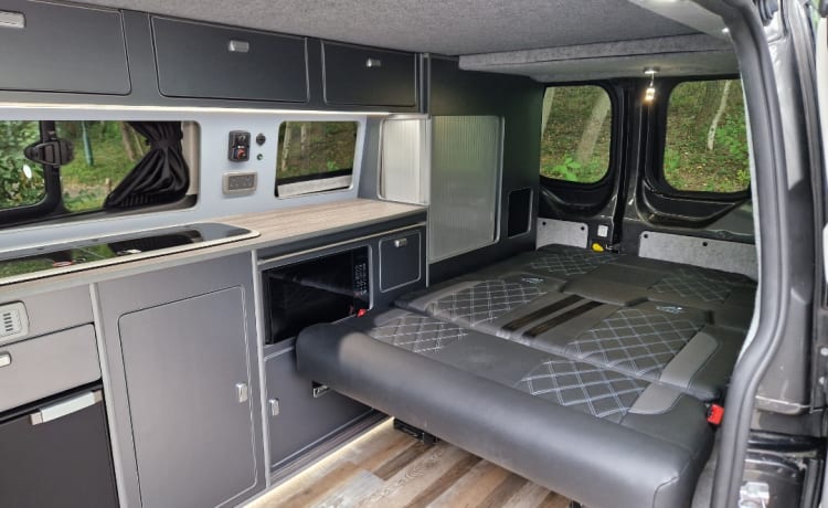 Stunning  – Neuer Ford Campervan mit 4 Schlafplätzen, LWB