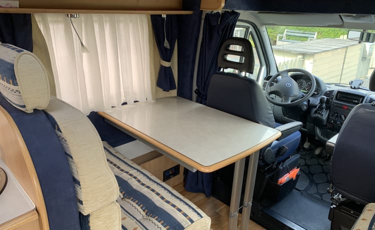 McLouis 363 – Motorhome semi-integrated