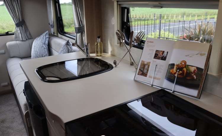 Saltburn motorhome hire  – Fiat-Bus mit 6 Schlafplätzen ab 2021