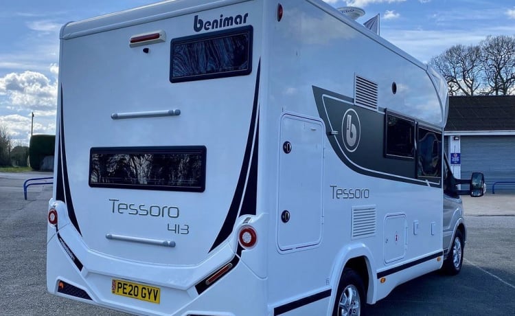 Benny – 4 berth Benimar Tessoro 413 Automatic - 2020