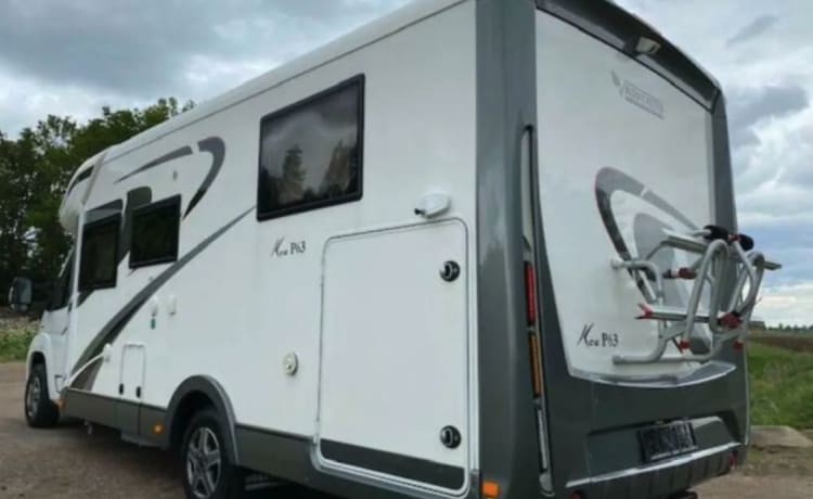 Bellissimo camper con il layout più ideale, parcheggia la tua auto all'interno gratuitamente