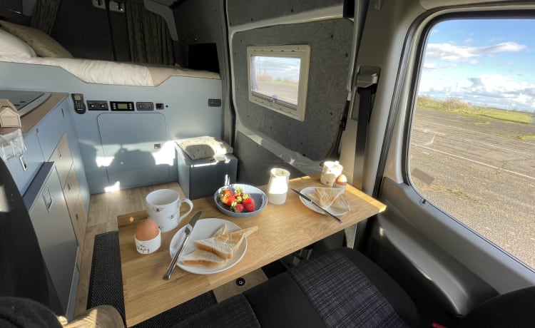 Sally – 2+1 persoons Sprinter camper