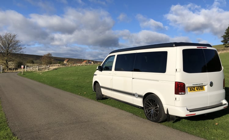 Paddy – 4 berth Volkswagen campervan from 2021