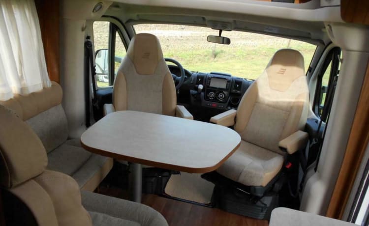 Beemster 7 – Hymer, camper per 2 persone, automatico con molti optional