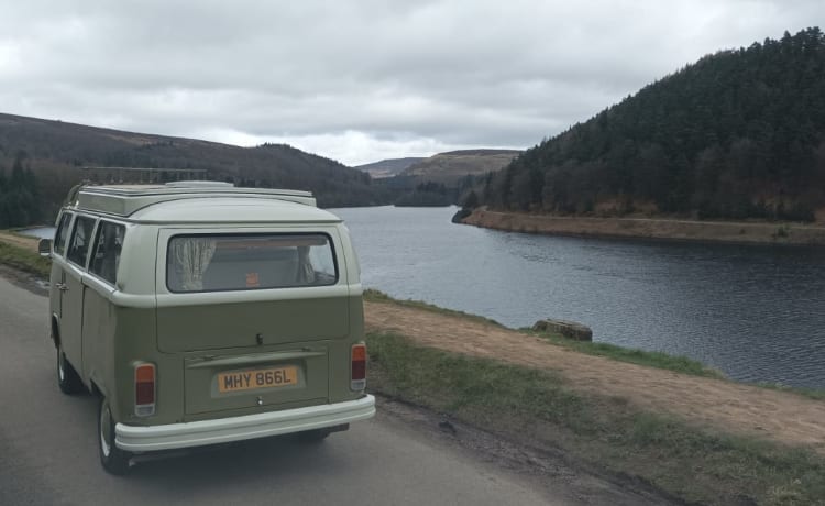 Natalie 1973 – 4 berth Volkswagen campervan from 1973