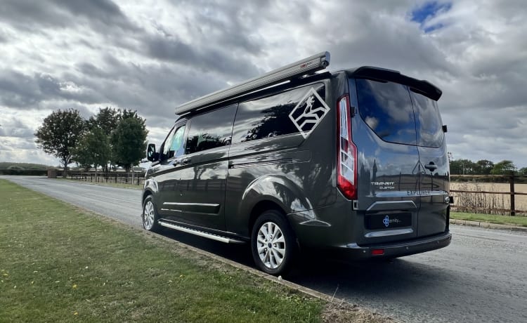 Heidi – The FORD TRANSIT CUSTOM LWB EXPLORER