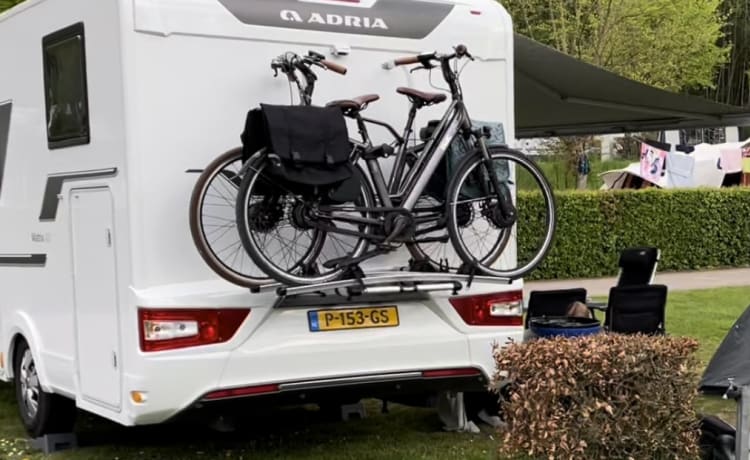 6p Adria Mobil modèle semi-intégré 2019