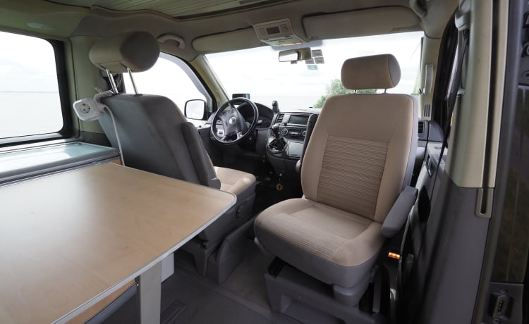 Roadsurfer – Volkswagen T5 California Comfortline 174hp