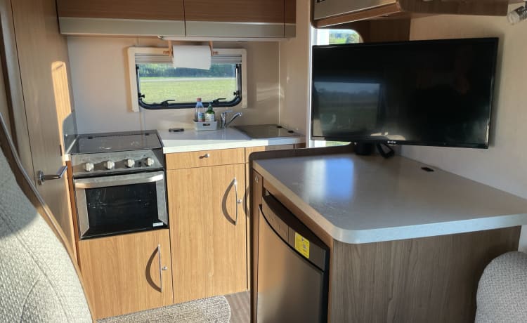 4-persoons Autotrail Tribute, luxe hondvriendelijke camper - Northants/Beds 