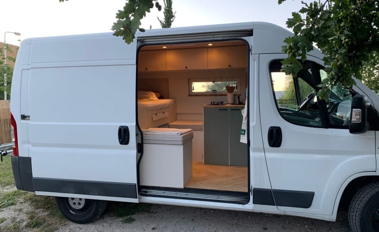 Beau camping-car confortable