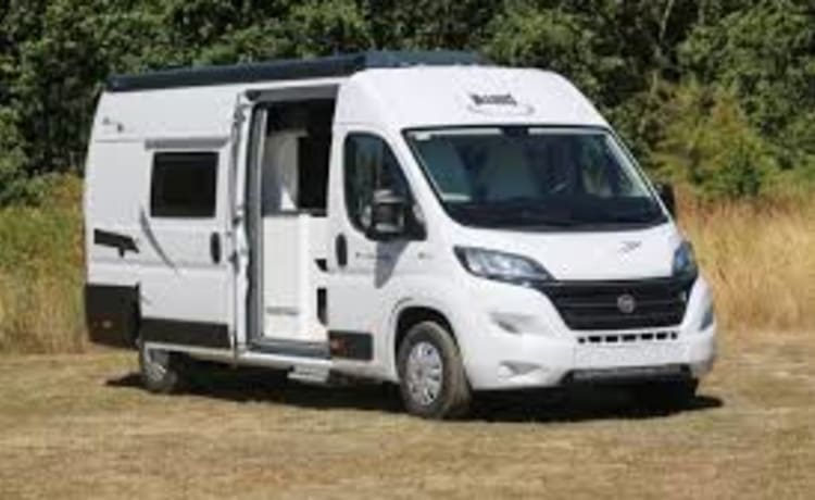 Jacq – New CamperVan: compact and all comfort