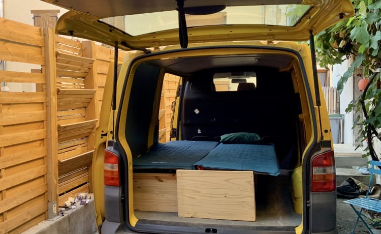 Yellow – Volkswagen T5 Deutsche Post 🚐