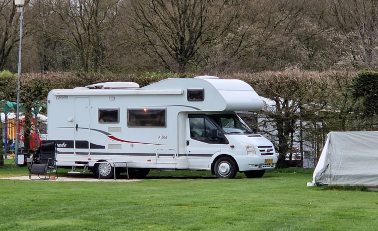 Hymer Carado A366 – Heerlijke ruime familie camper! 