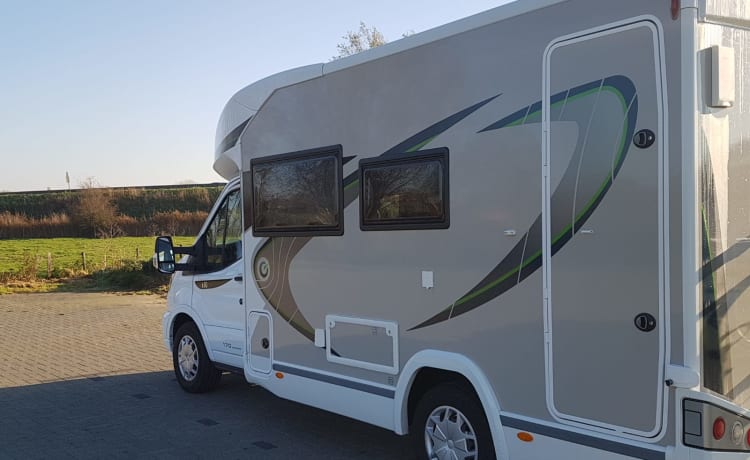 Beautiful fully equipped Chausson mobile home for 2p