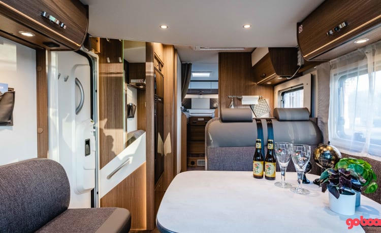 Luxury semi-integrated mobile home from 2020