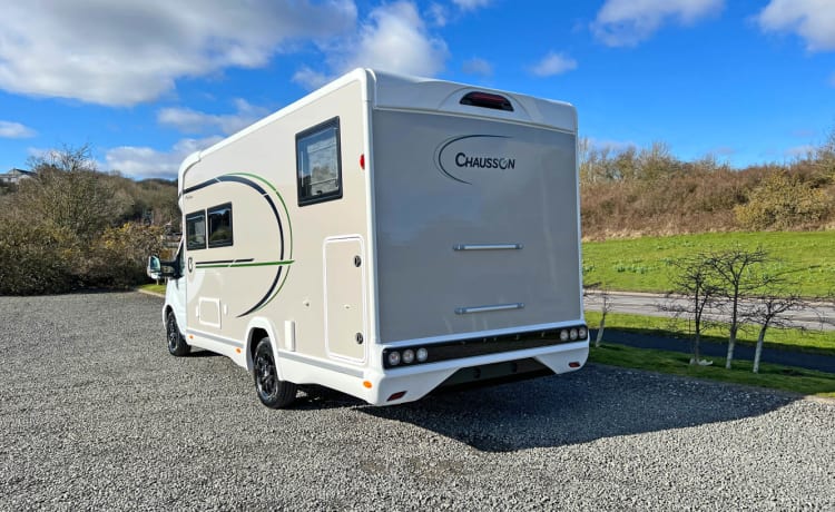 Skye – Pronto per l'inverno Nuovissimo 2023 Chausson 777GA Ultimate a 4 posti letto