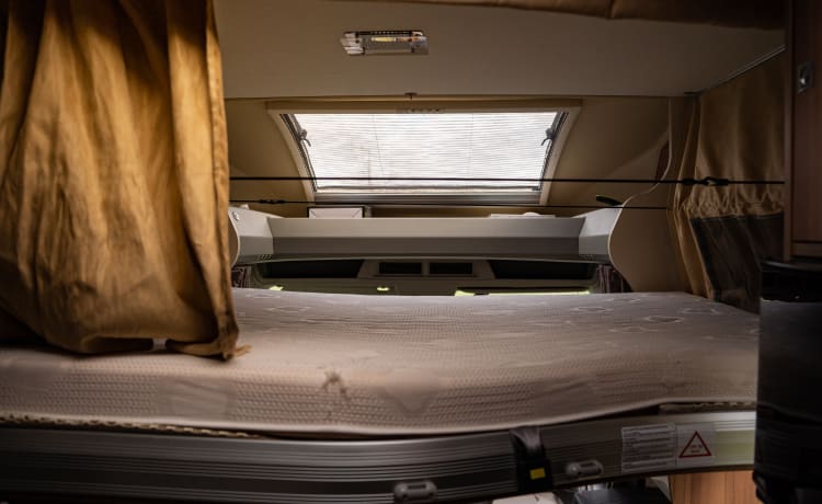 Luxe  4p camper – 4p Ford semi-integrated uit 2015