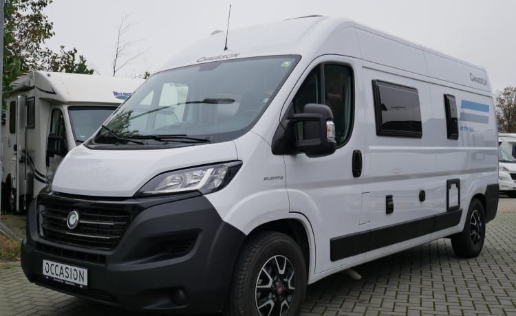 Chausson3, 2 slaap- 4 zitplaatsen.