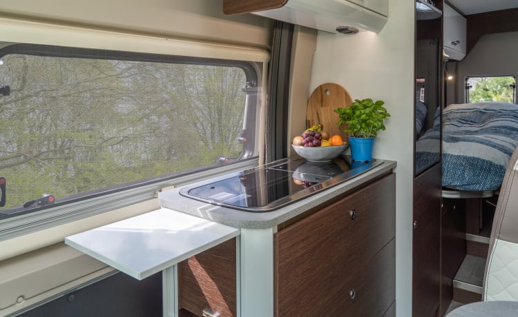 Off the Grid - 1 – Super neuer 6.36 Bus Camper mit Automatikgetriebe und Solarpanel, "of the Grid nr 1"