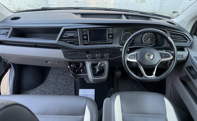 Shelagh – 4-persoons Volkswagen campervan 2020- Inclusief verzekering