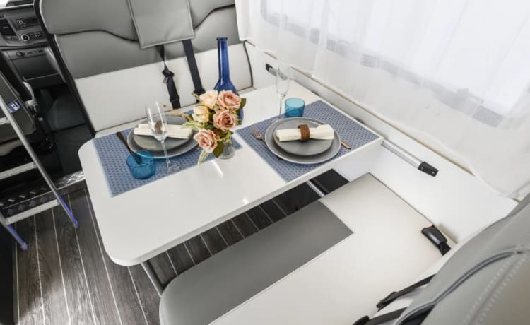 A motorhome that is sure to wow families, New 2023 6 berth Zefiro 675