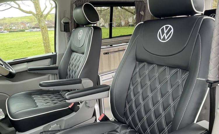 VW T6 completamente equipaggiato per tutta la stagione