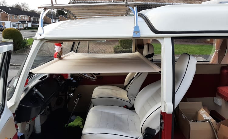 Poppy – Camper Volkswagen a 2 posti letto del 1971