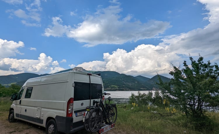 Vennie – 2p Fiat Ducato Buscamper