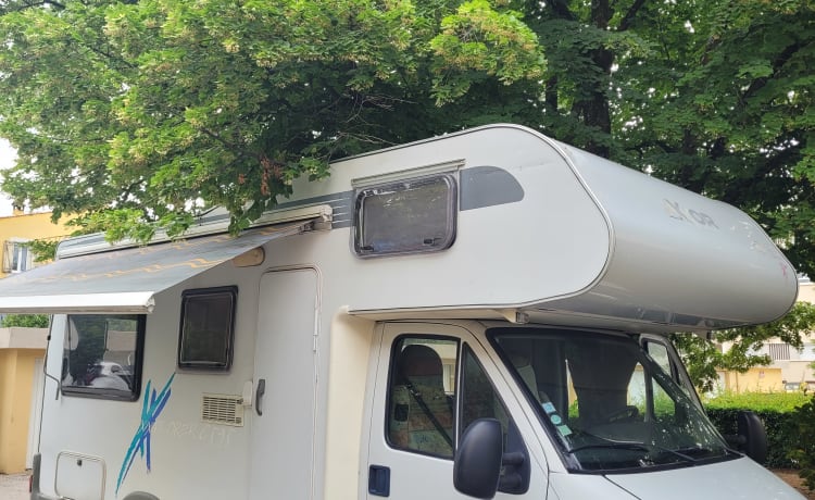 Disco Volante – Camping car 6 places - Pour des vacances familiales