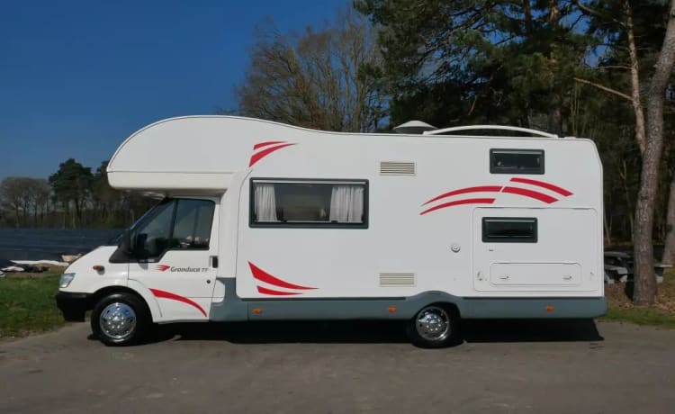 6-person family camper (Ford Granduca 77)