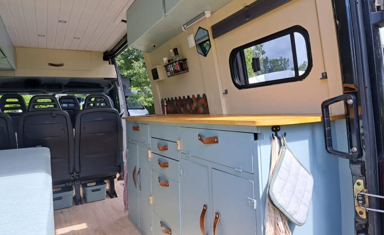 Camper bus for the whole family! 4-6 people 