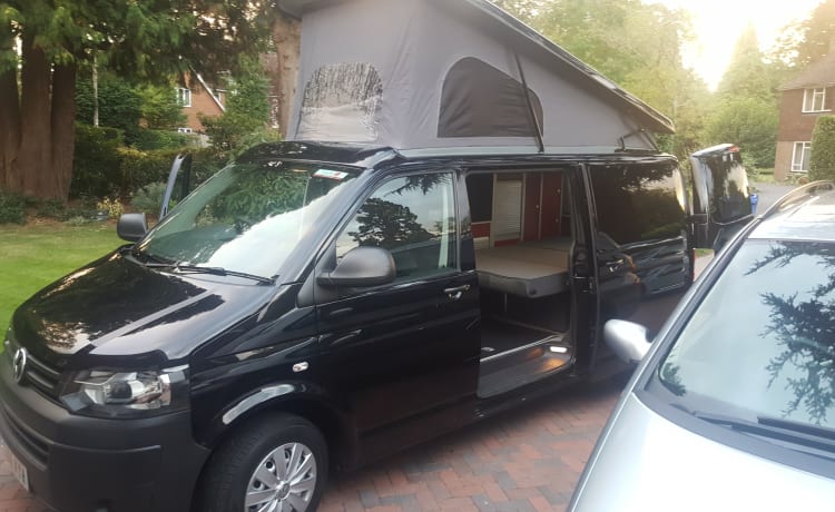 Duggie – Camper VW T5 LWB 4 posti letto