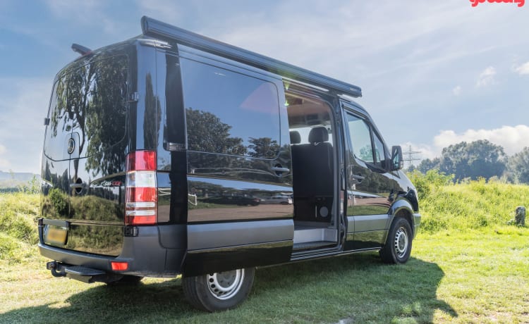 Mooie buscamper – 7p Mercedes-Benz campervan uit 2013