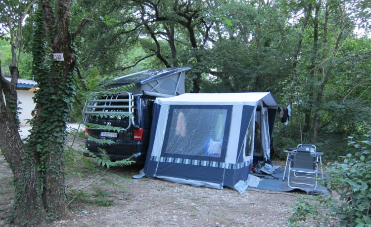 4p Volkswagen bus uit 2013