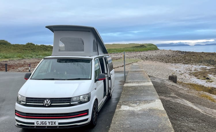 VW Campervan met PopTop in Dorset