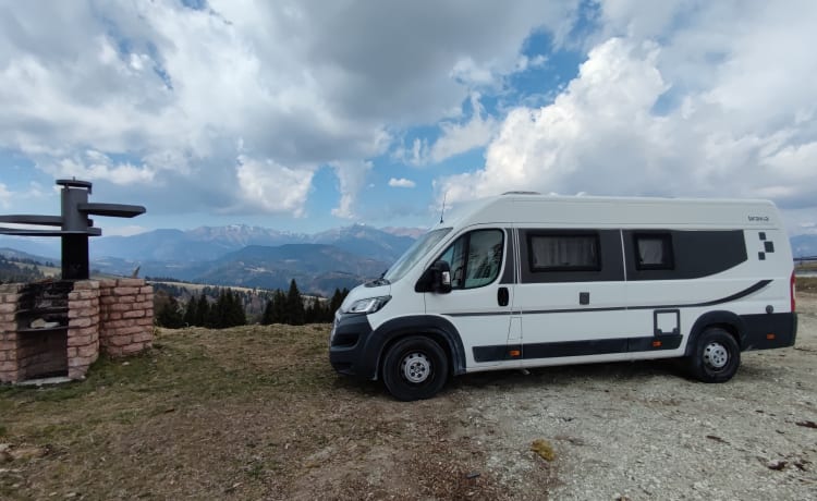 Cigno – An ultra modern and equipped van