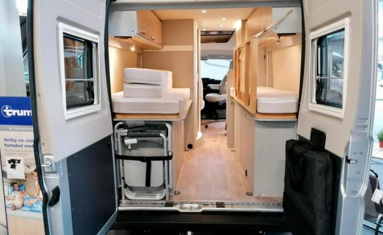 Freeda  – Luxe avontuurlijke Hymer-buscamper (4P)